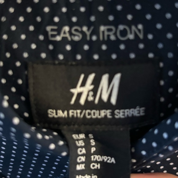 H&M Slim Fit Easy Iron Dress Shirt - Picture 2 of 3